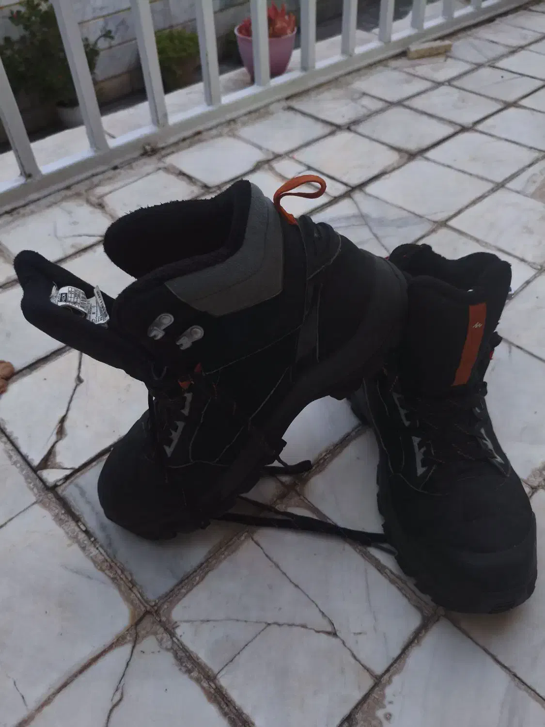 کفش کوه کچوا|کیف، کفش، کمربند|نیشابور, فردوس شمالی|دیوار