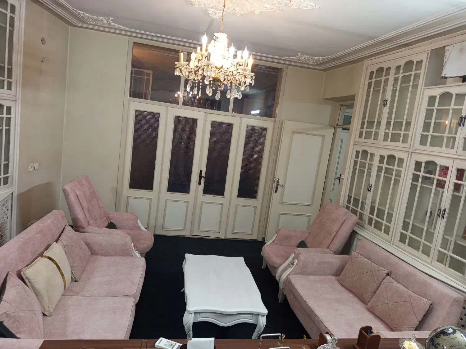 مبل ۷نفره زیبا و کم کارکرد|مبلمان خانگی و میز عسلی|قم, صفائیه|دیوار