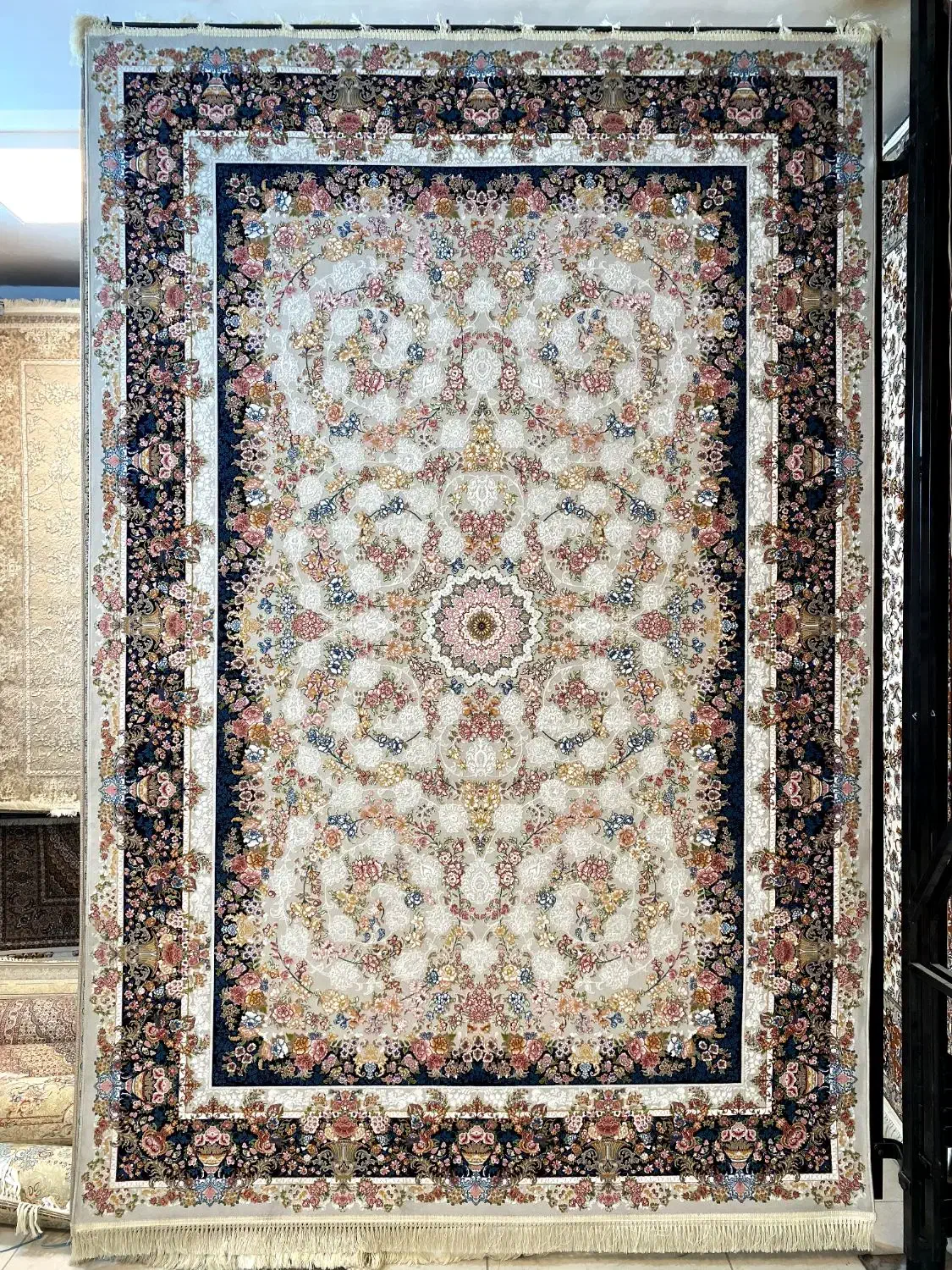 فرش ماشینی ۶ متری افشان فیلی ۱۲۰۰شانه(فرش هنرمند)|فرش|تبریز, |دیوار