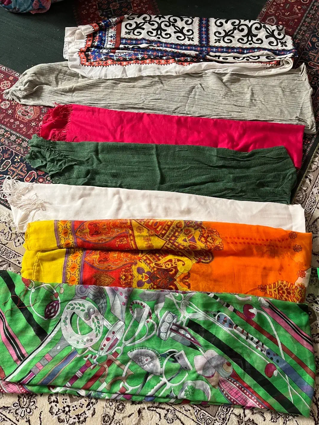 حراج ۸ عدد شال بسیار سالم دونه ای ۳۵|حراج|شیراز, فرهنگ شهر|دیوار