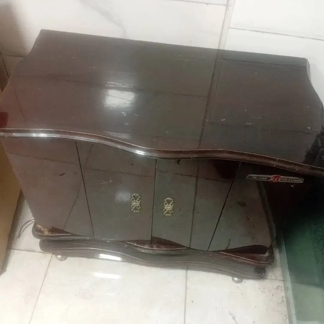 تلویزیون عتیقه|کلکسیون اشیاء عتیقه|لنگرود, |دیوار