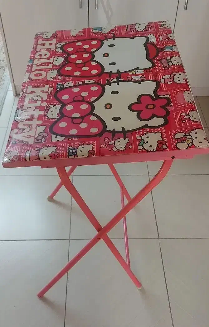 میز تحریر تاشو طرح کیتی|میز تحریر و کامپیوتر|تهران, دستغیب|دیوار