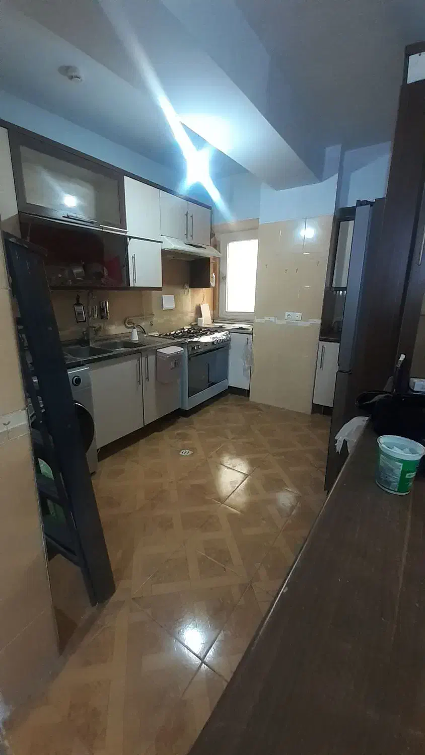 برجی شیک  فقط ۵ دقیقه تا مترو