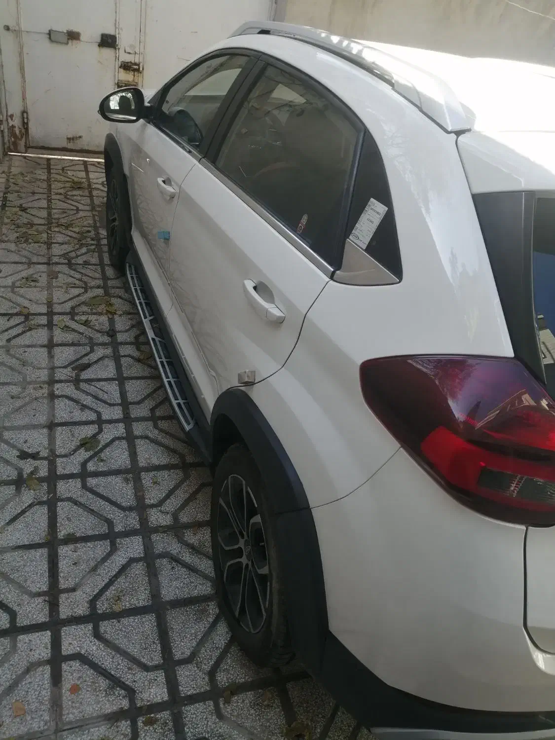 ماشین سواری ایکس 22 پرو ام تی، سفید رنگ، دنده ای|خودرو سواری و وانت|مشهد, کوی پلیس|دیوار