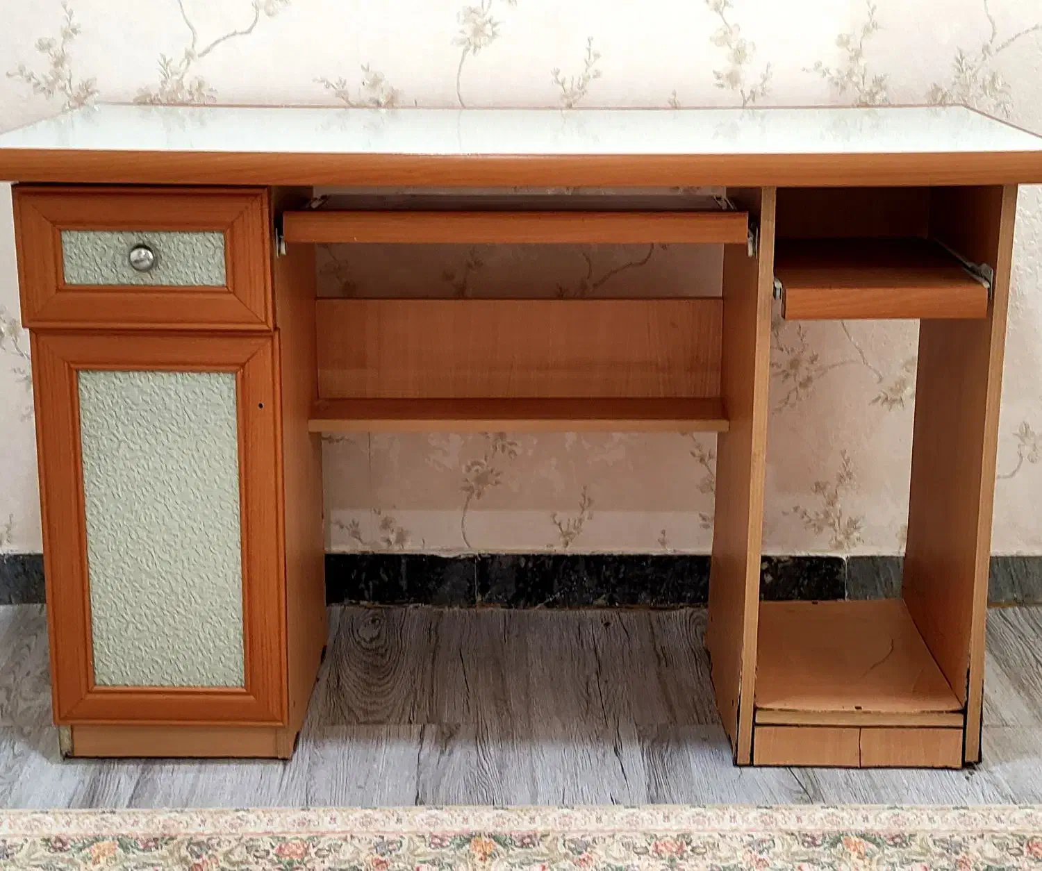 میز تحریر و کامپیوتر|میز تحریر و کامپیوتر|خرمشهر, |دیوار