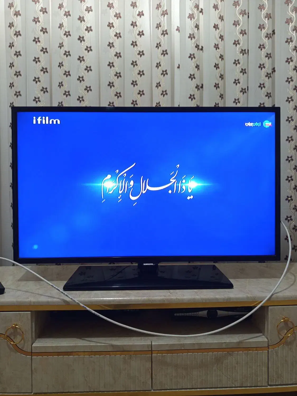 وسیله خانگی|تلویزیون و پروژکتور|ایوان, |دیوار