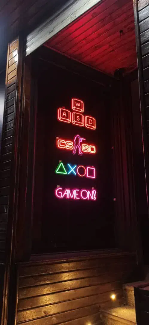 تابلو ساز تابلوسازی ال ای دی نئون چنلیوم لیزر|خدمات پیشه و مهارت|کرج, حیدرآباد|دیوار