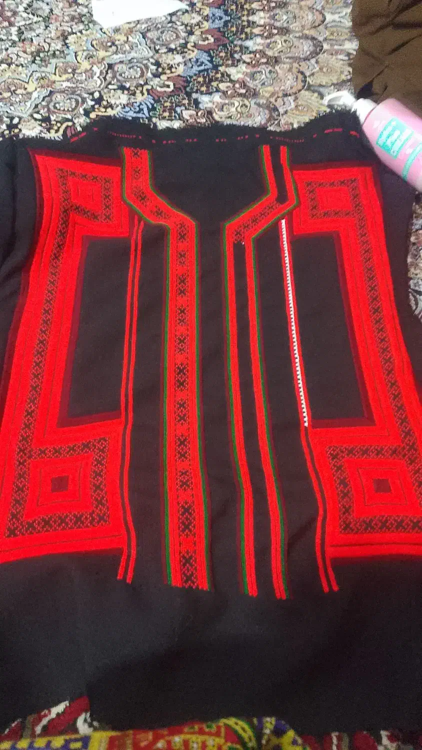 دوزنده زیاستین هستم|لباس|ایرانشهر, |دیوار