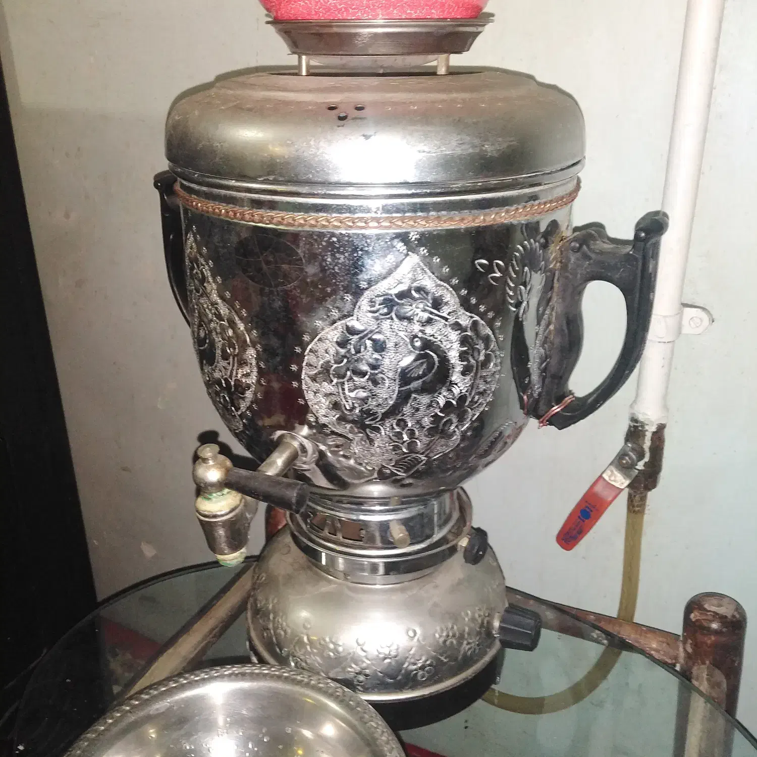 سماور گازی جنس برنج لعاب استیل و قلمزنی|سماور، چای‌ساز، قهوه‌ساز|بروجن, |دیوار