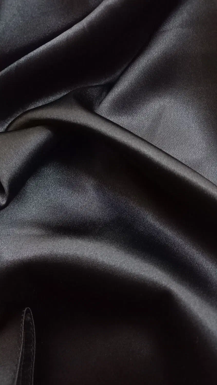 دامن ساتن|لباس|اصفهان, فرودگاه شهید بهشتی|دیوار