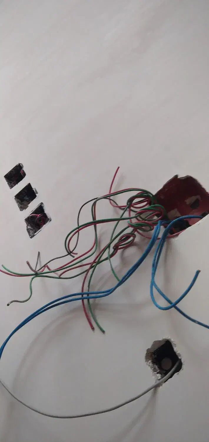 برق کشی نصب اف اف صوتی تصویری|خدمات پیشه و مهارت|اراک, |دیوار