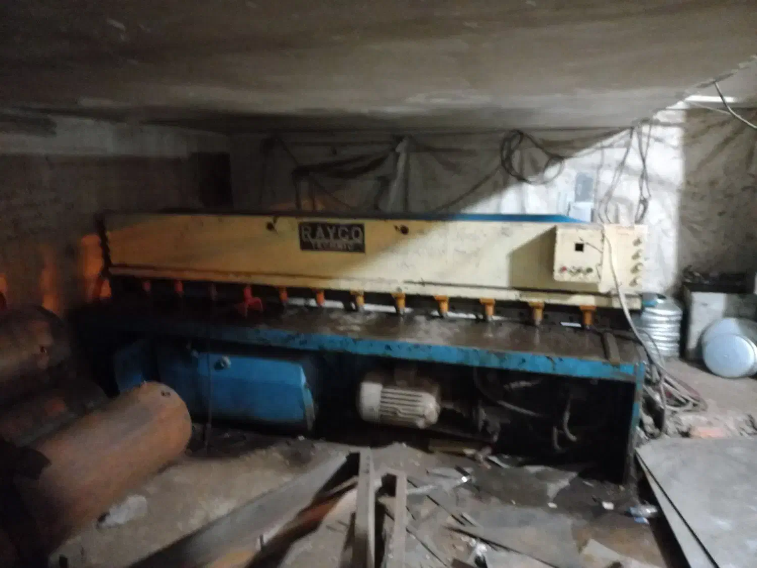 گیوتین ۳متر ۵میل برش خمکن ۲در۲ دستی کیاستی|ماشینآلات صنعتی|نیشابور, کریم آباد|دیوار