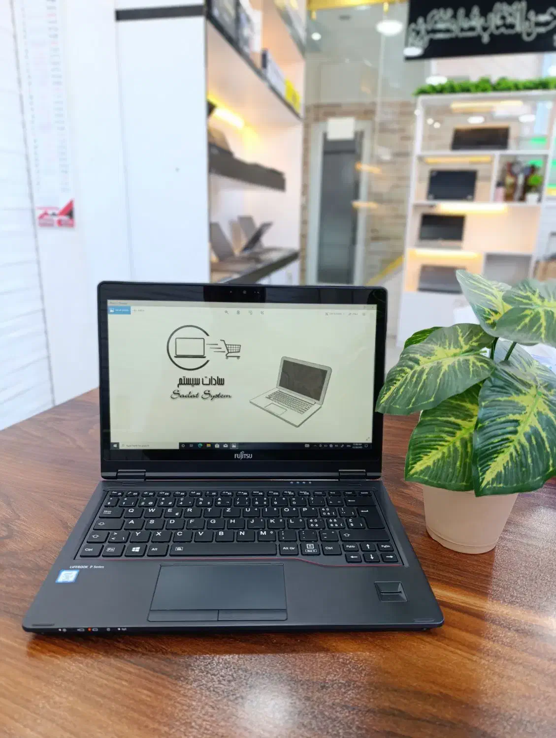 لپ تاپ فوجیتسو i7 لمسی چرخشی قلم دار مشابه نو|رایانه همراه|کاشان, میدانگاه آقا|دیوار