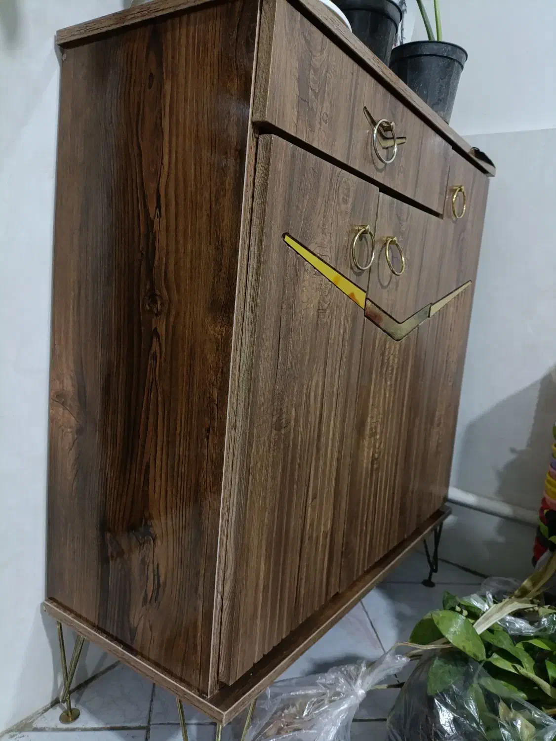 جاکفشی|جاکفشی، کمد، دراور|بومهن, |دیوار