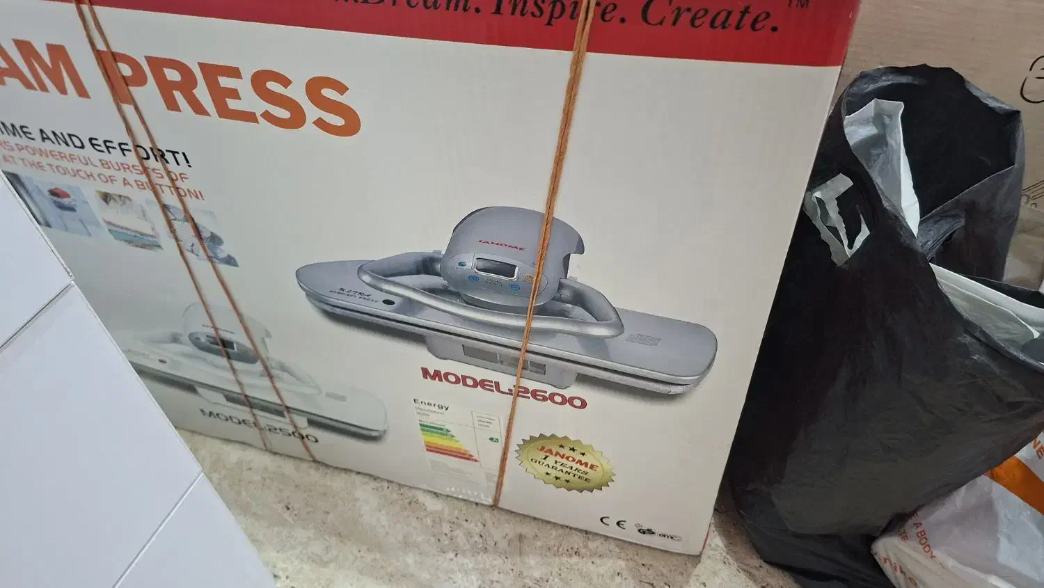 اتو پرس ژانومه سفید آکبند پایه دار|اتو و لوازم اتو|کاشان, میدان کهنه|دیوار