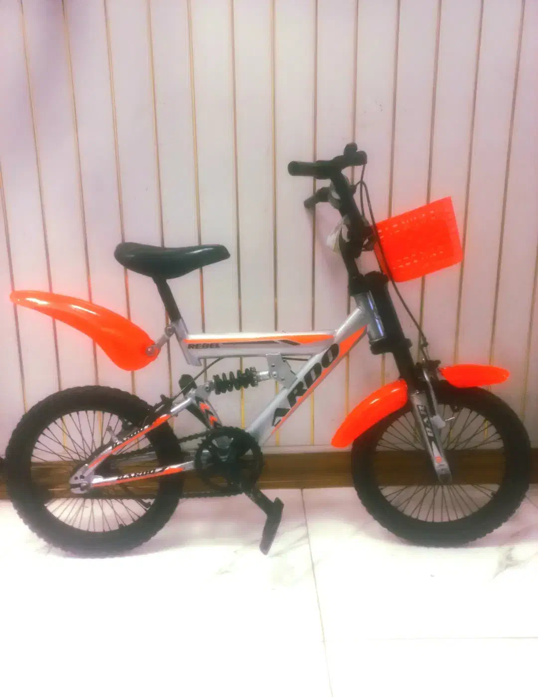 دوچرخه ۱۶ حرفه ای دو کمک تمیز سالم|دوچرخه، اسکیت، اسکوتر|قم, شاه ابراهیم|دیوار