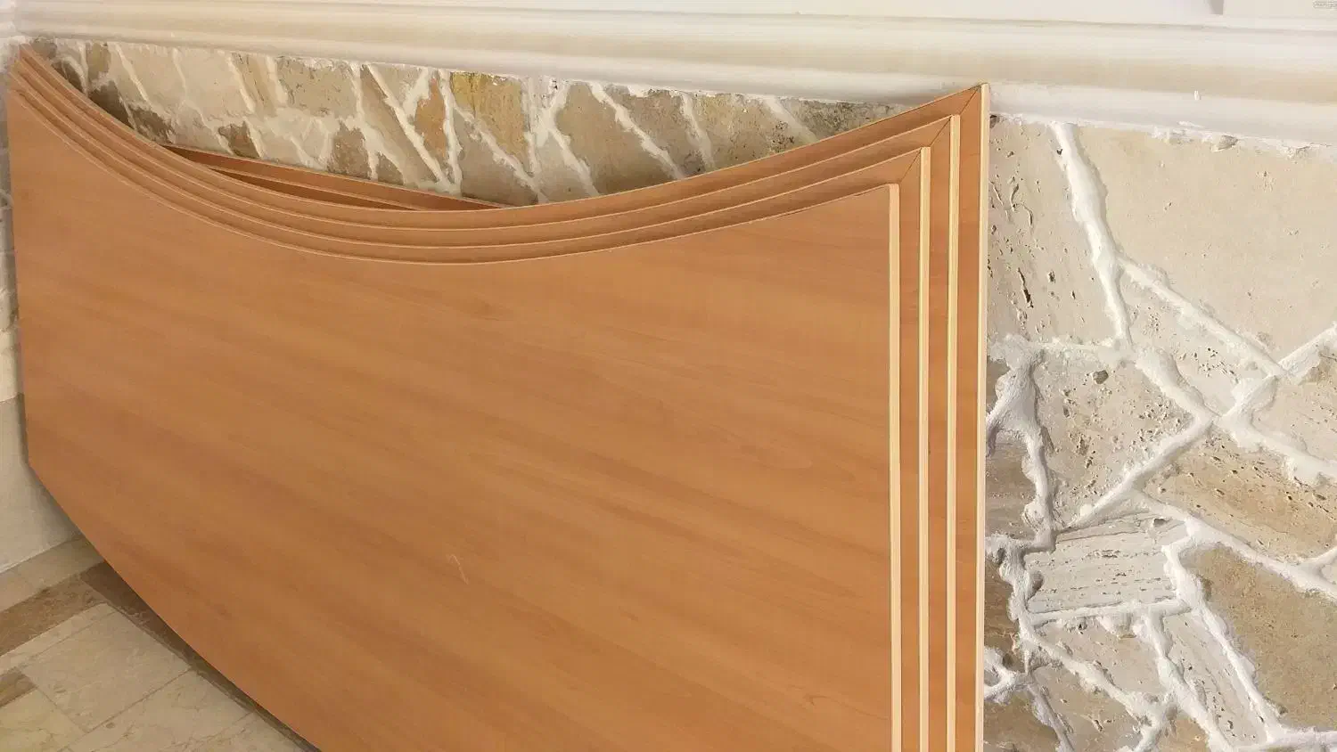 میز مدیریت به همراه میزکنفرانس|مبلمان اداری|کاشان, باهنر|دیوار