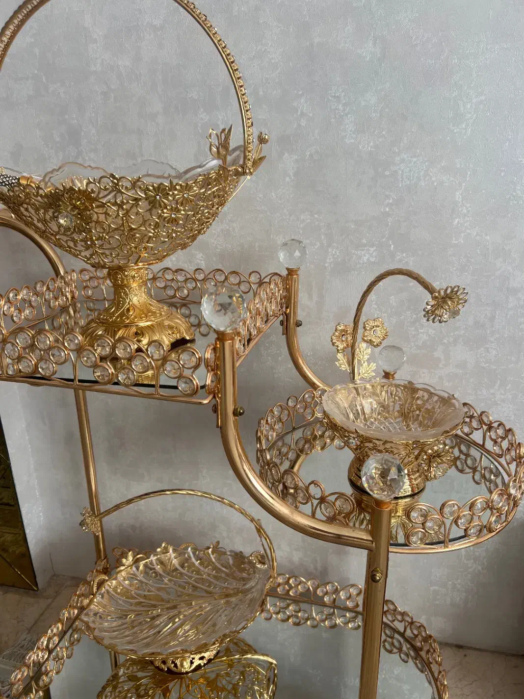 میزبار همراه با وسایل|مبلمان خانگی و میز عسلی|تربتحیدریه, ابوذر|دیوار