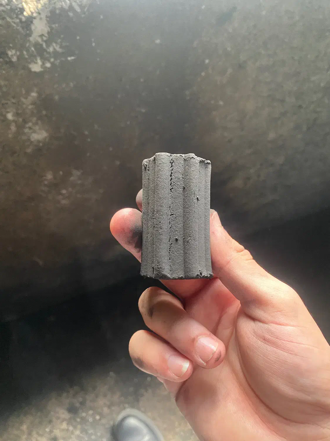 ذغال قلیان پوست پسته درجه یک صادراتی|عمدهفروشی|بابل, |دیوار