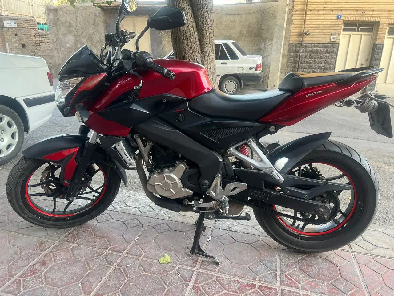 ns 200|موتورسیکلت|اصفهان, نقش جهان|دیوار
