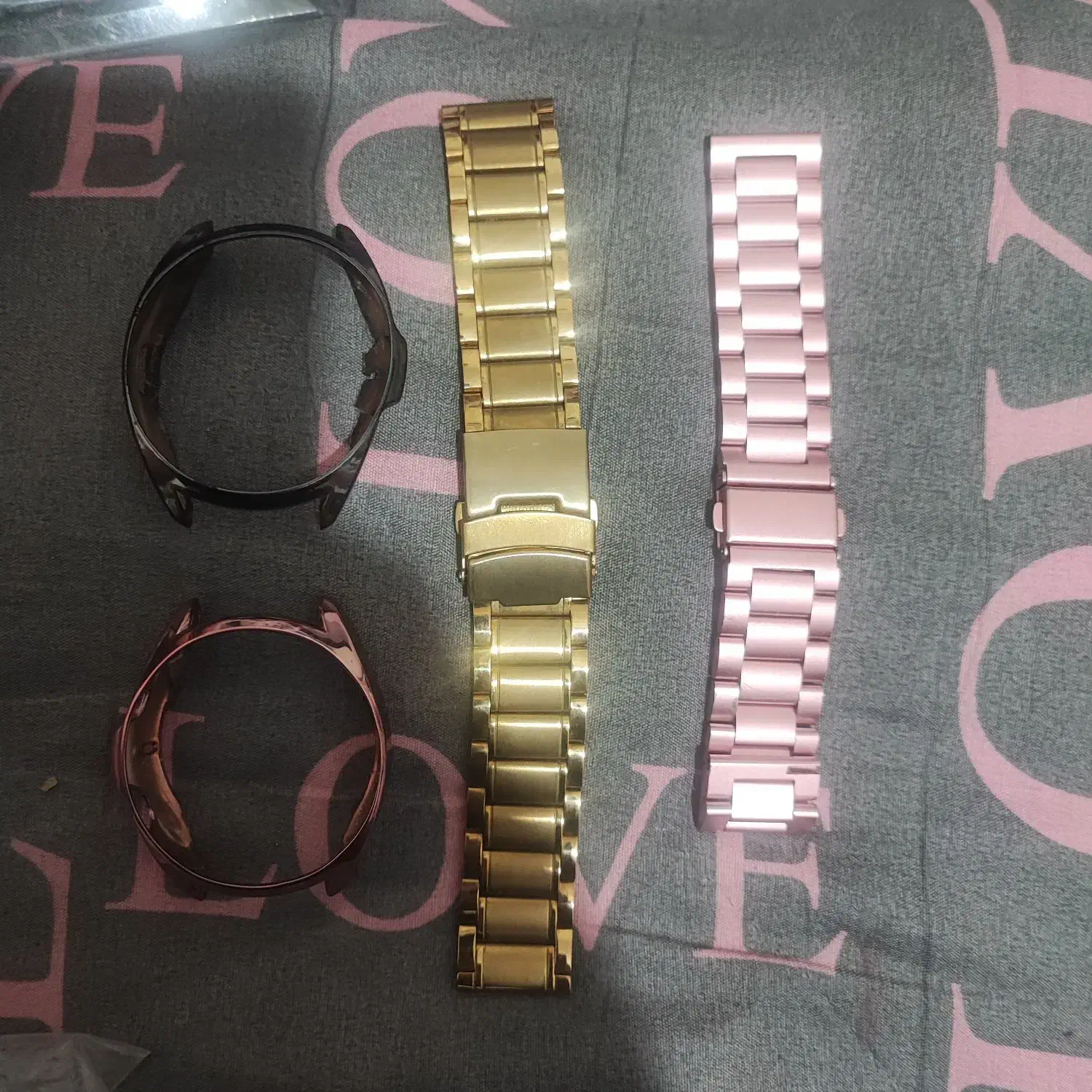 واچ ۳ درحد|ساعت|ری, سرتخت|دیوار