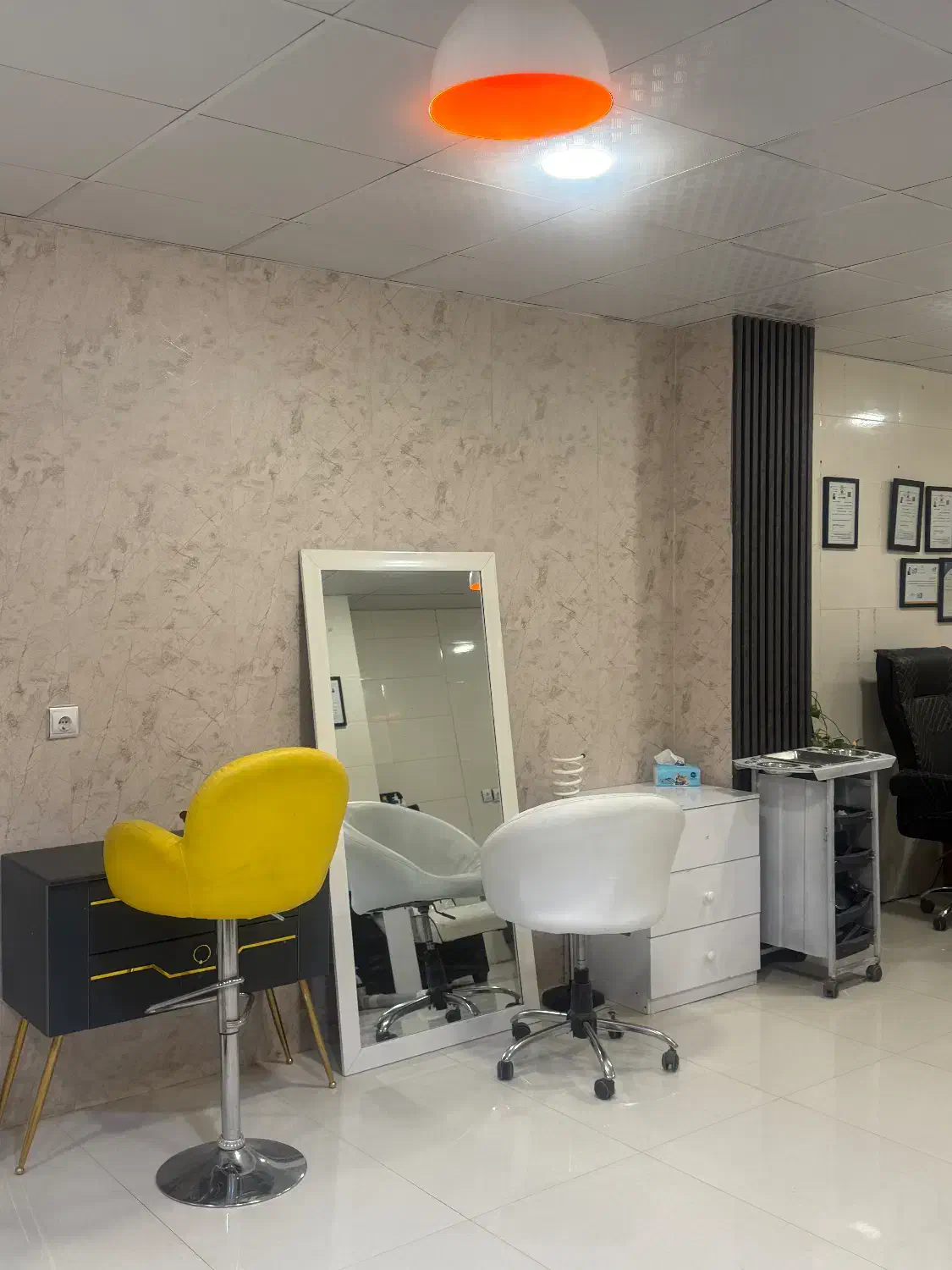 واگذاری وسایل سالن زیبایی|آرایشگاه و سالنهای زیبایی|کرمان, |دیوار