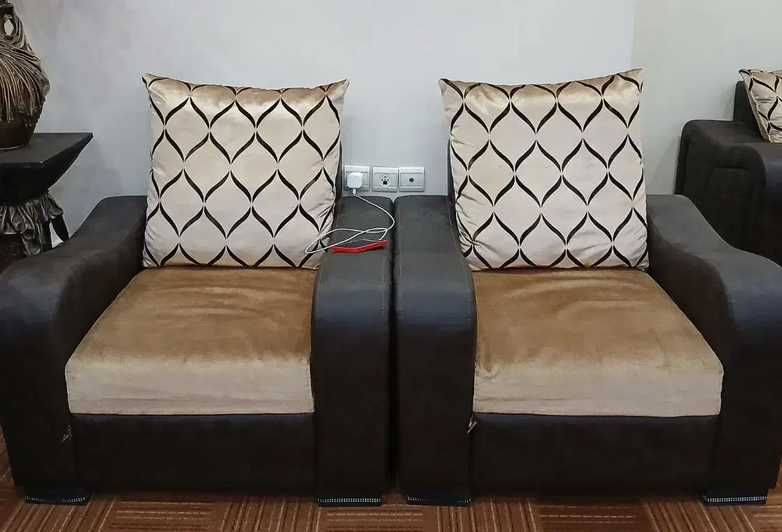 مبل چرم هفت نفره|مبلمان خانگی و میز عسلی|بندر انزلی, کارآموزی|دیوار