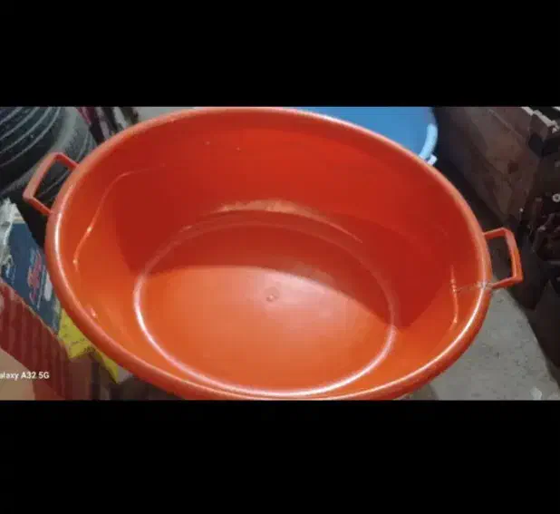 یک عدد وان بزرگ|لوازم حمام|نسیم‌شهر, |دیوار