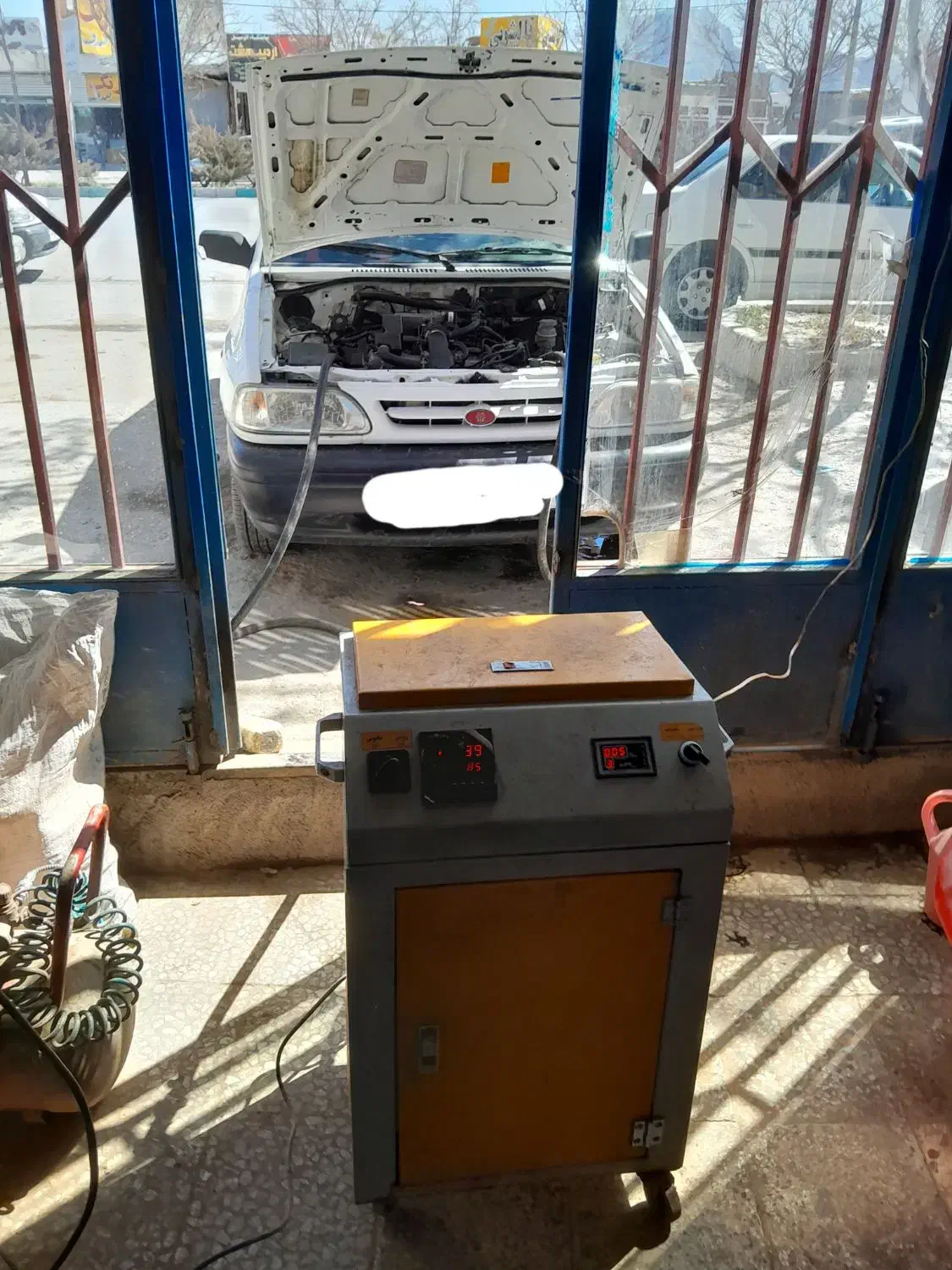 شستشو انواع رادیات بخاری با دستگاه (روکار)|خدمات موتور و ماشین|فلاورجان, |دیوار