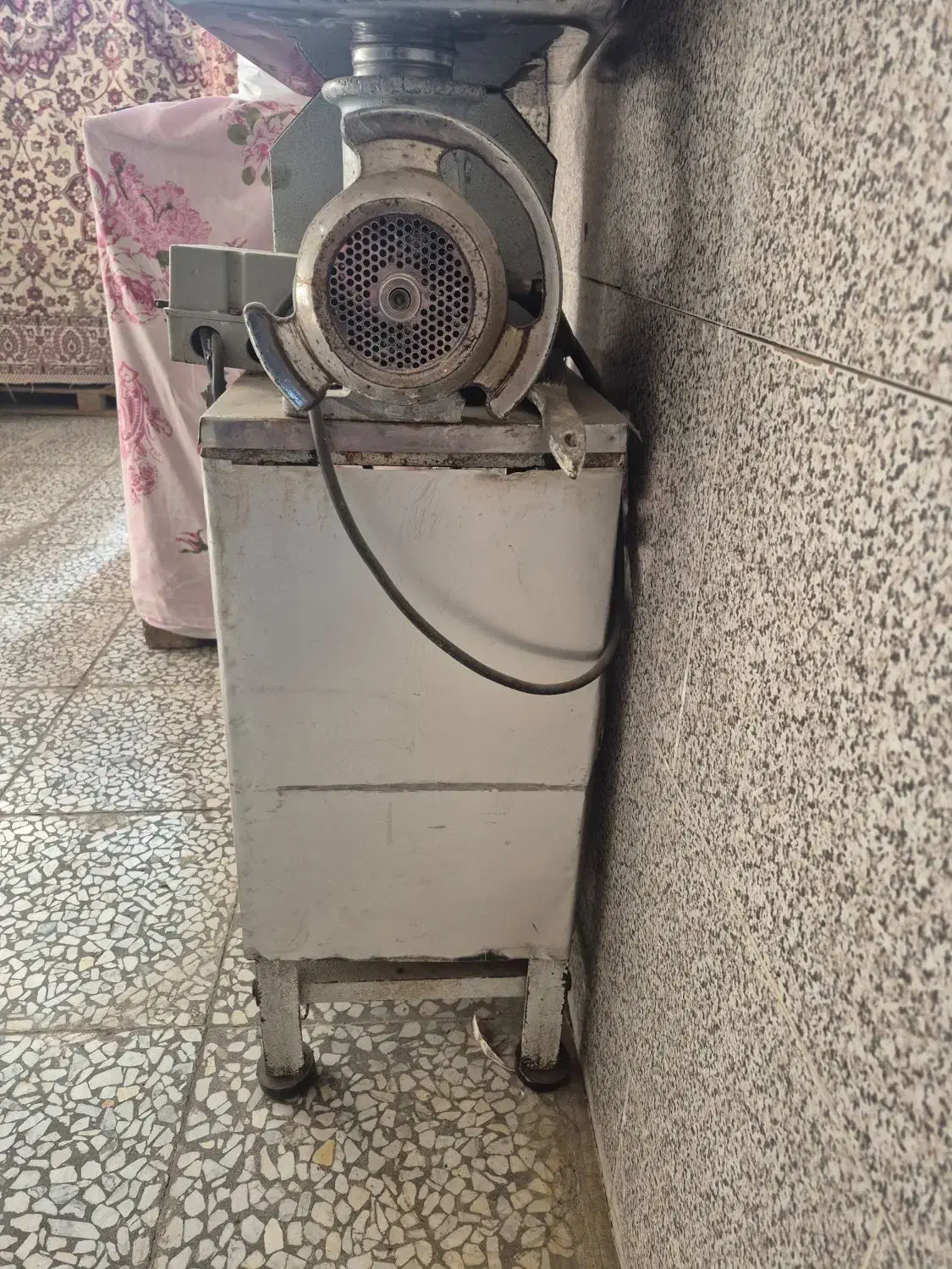 چرخ گوشت صنعتی ۳۲ و فر پیتزا صندوقی|کافیشاپ و رستوران|قزوین, |دیوار