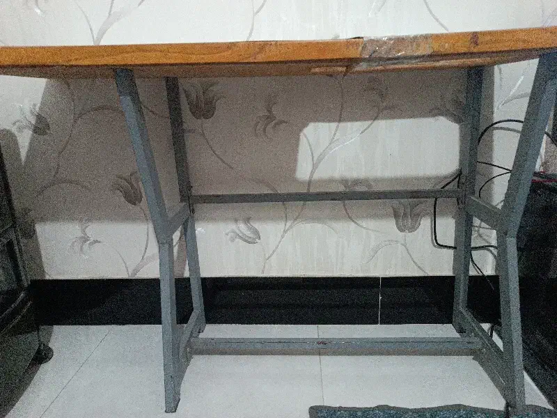 میز چرخ خیاطی|لوازم خیاطی و بافتنی|بروجرد, |دیوار