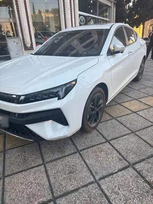 کی ام سی جی ۷ مدل۴۰۴|خودرو سواری و وانت|شیراز, فرهنگ شهر|دیوار