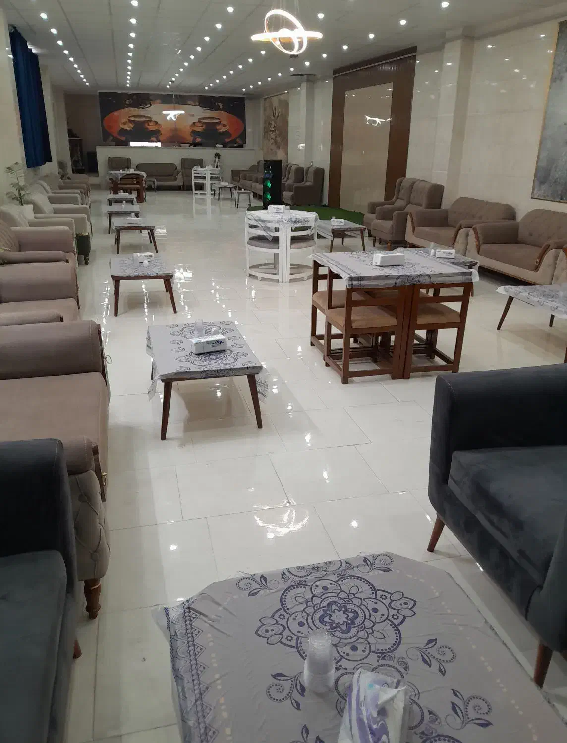 اجاره عمارت ۶۰۰متری برای کافه رستوران|اجارهٔ مغازه و غرفه|زنجان, |دیوار