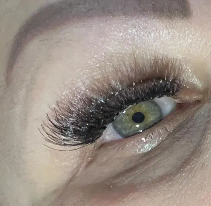 کاشت مژه۳۰۰|خدمات آرایشگری و زیبایی|سبزوار, علمدار|دیوار