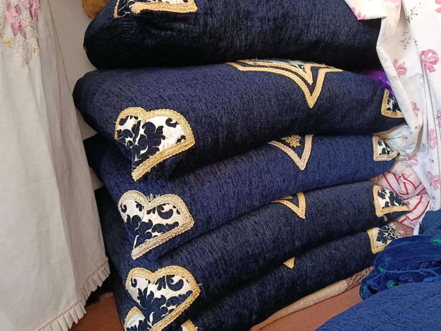 پشتی( بالشت) نو|پشتی|ارومیه, |دیوار