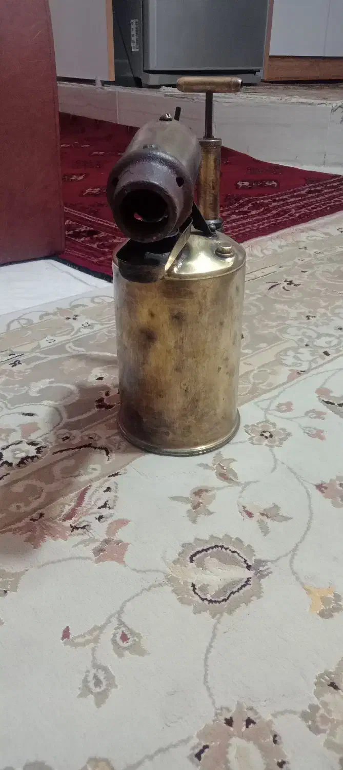 چراغ قدیمی روسی|کلکسیون اشیاء عتیقه|شاهرود, |دیوار