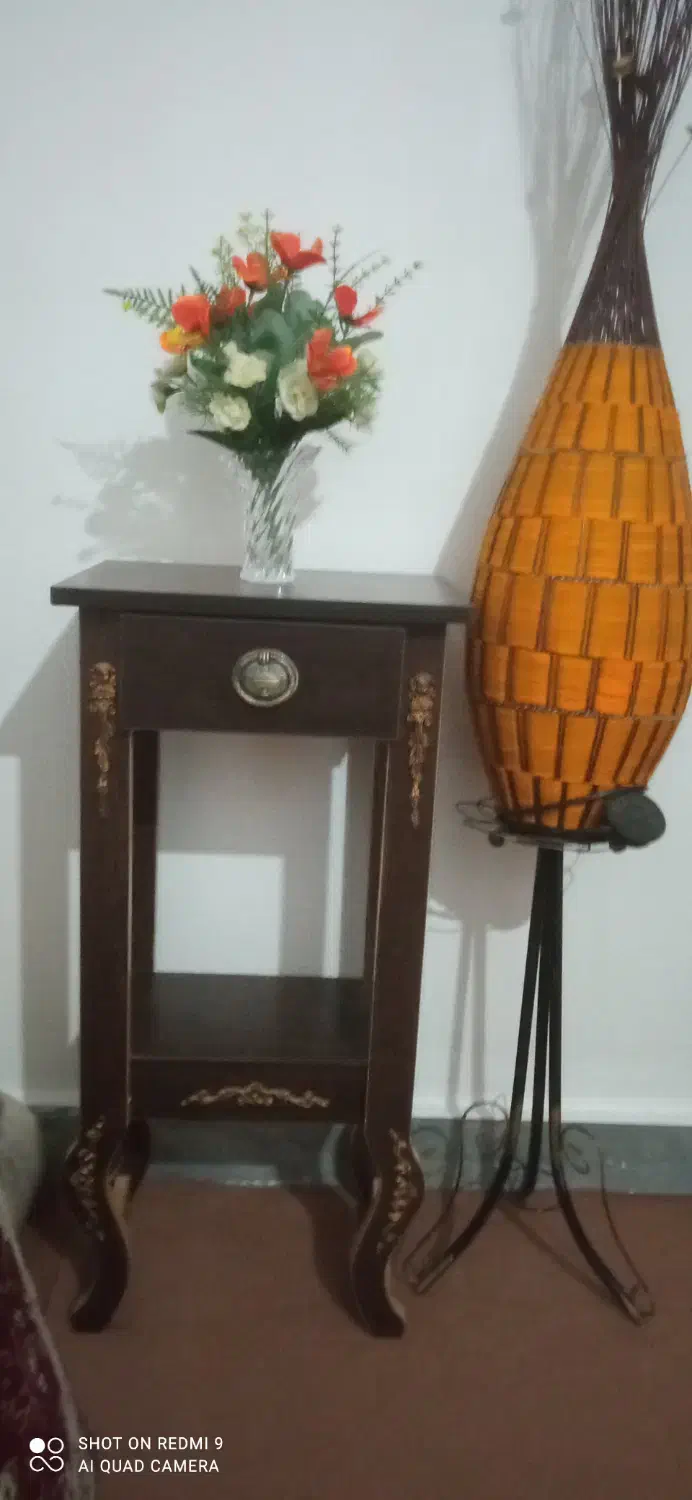 میز کنار تختی یا جانمازی|تخت و سرویس خواب|ایرانشهر, |دیوار