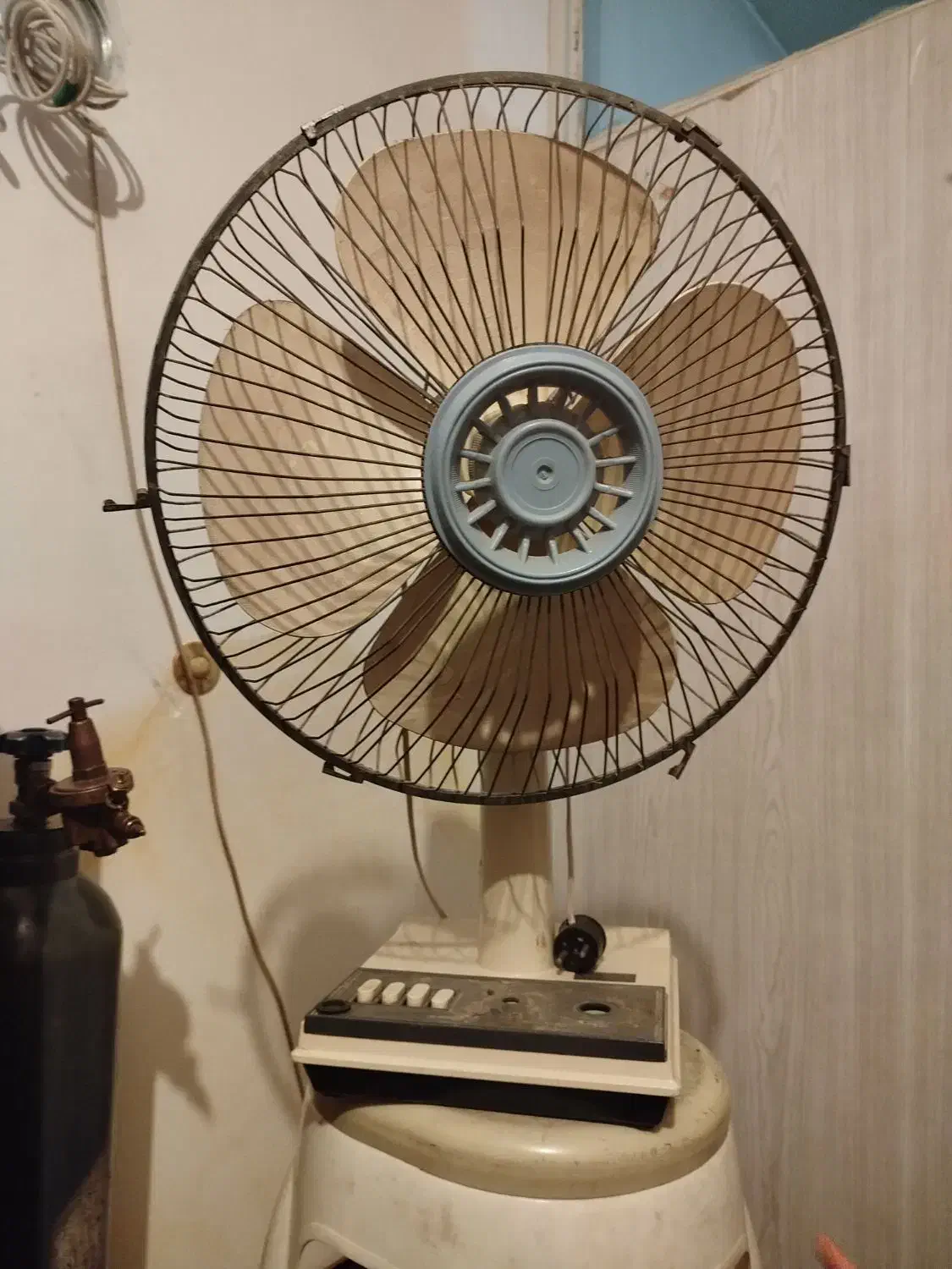 پنکه|پنکه و تصفیه‌کنندهٔ هوا|تهران, وردآورد|دیوار