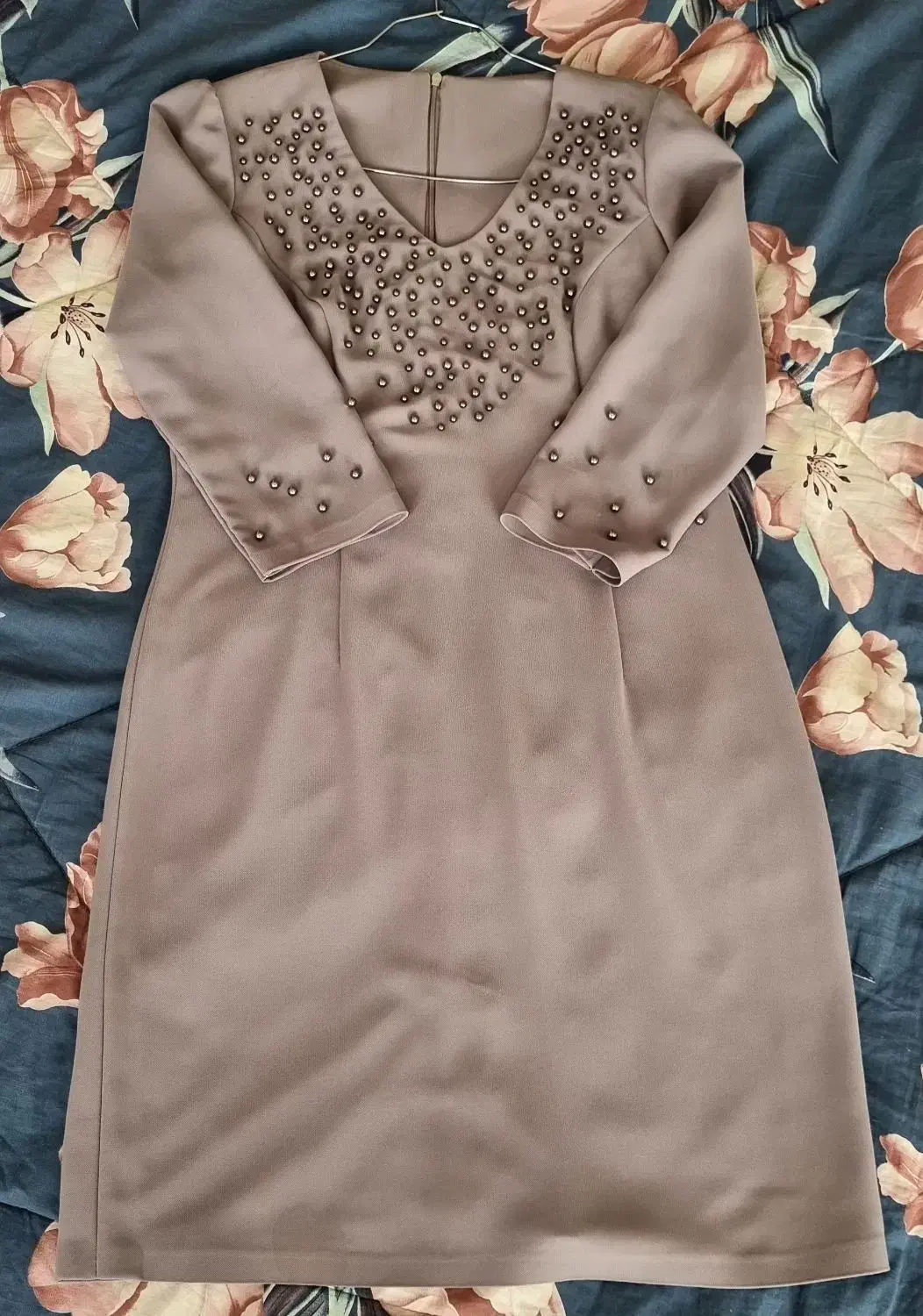 لباس مجلسی|لباس|مشهد, یاس|دیوار