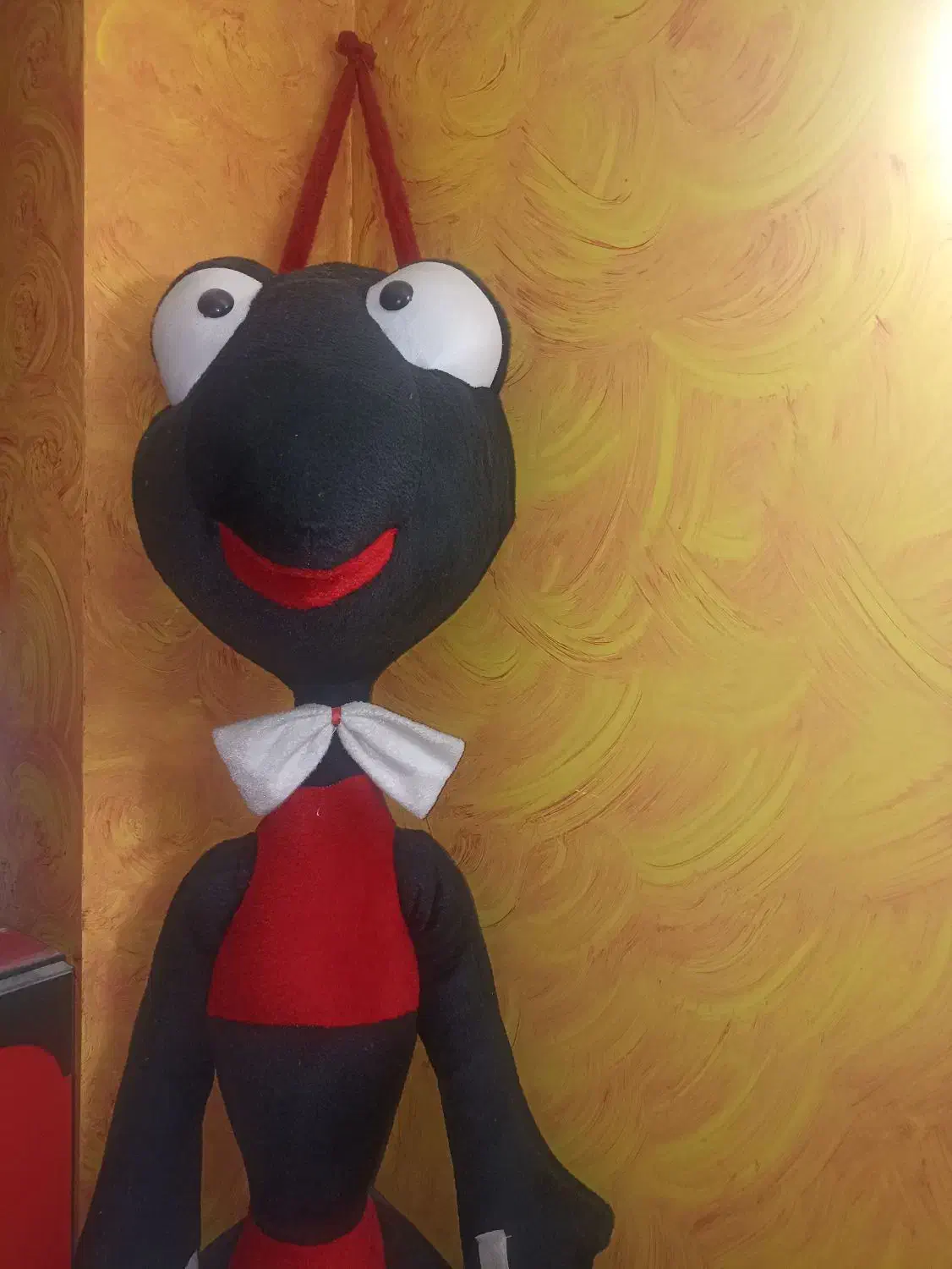 عروسک|اسباب‌بازی بچه|اصفهان, پوریای ولی|دیوار