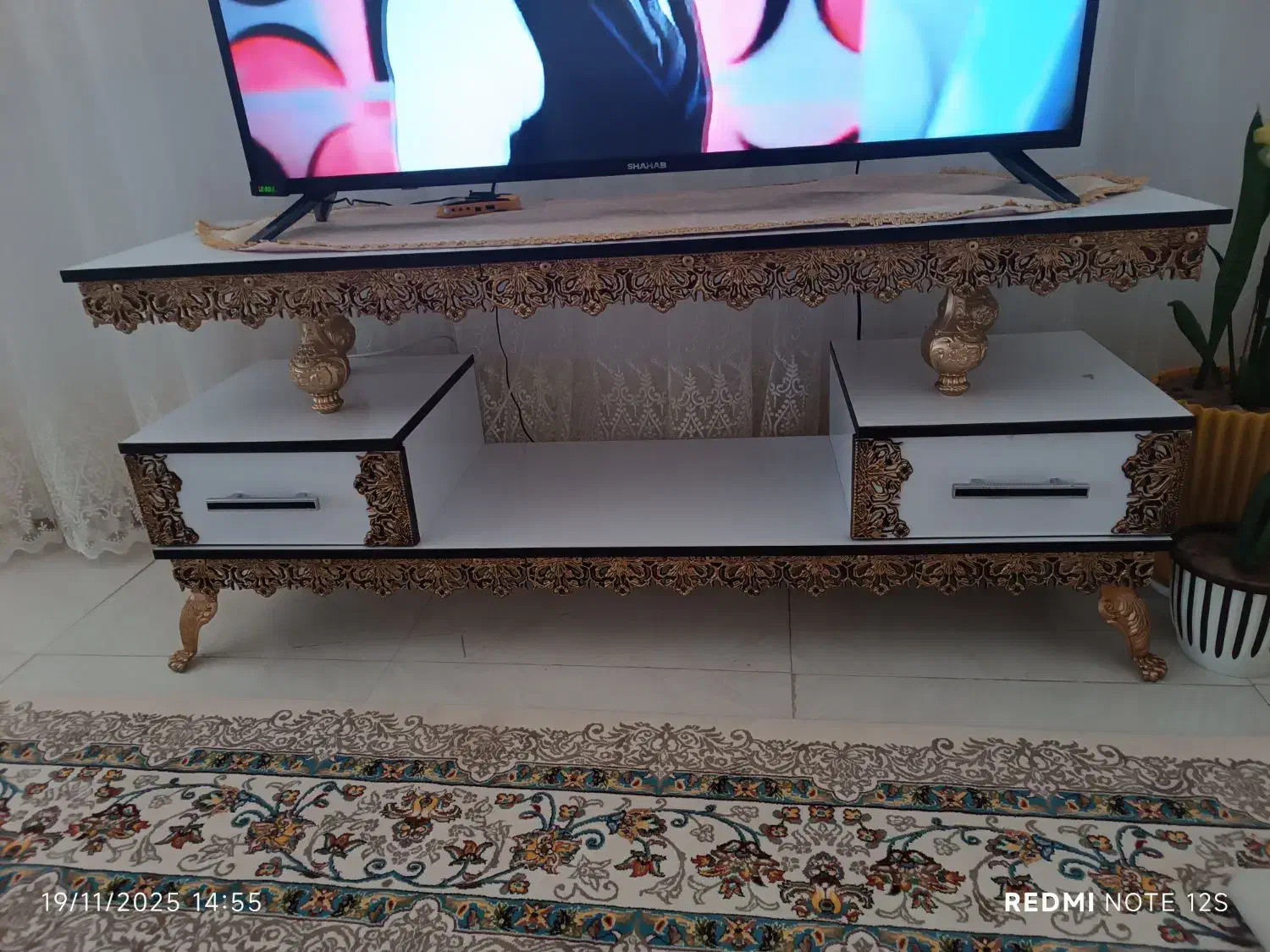 زیر تلویزیون|میز تلویزیون|لردگان, |دیوار