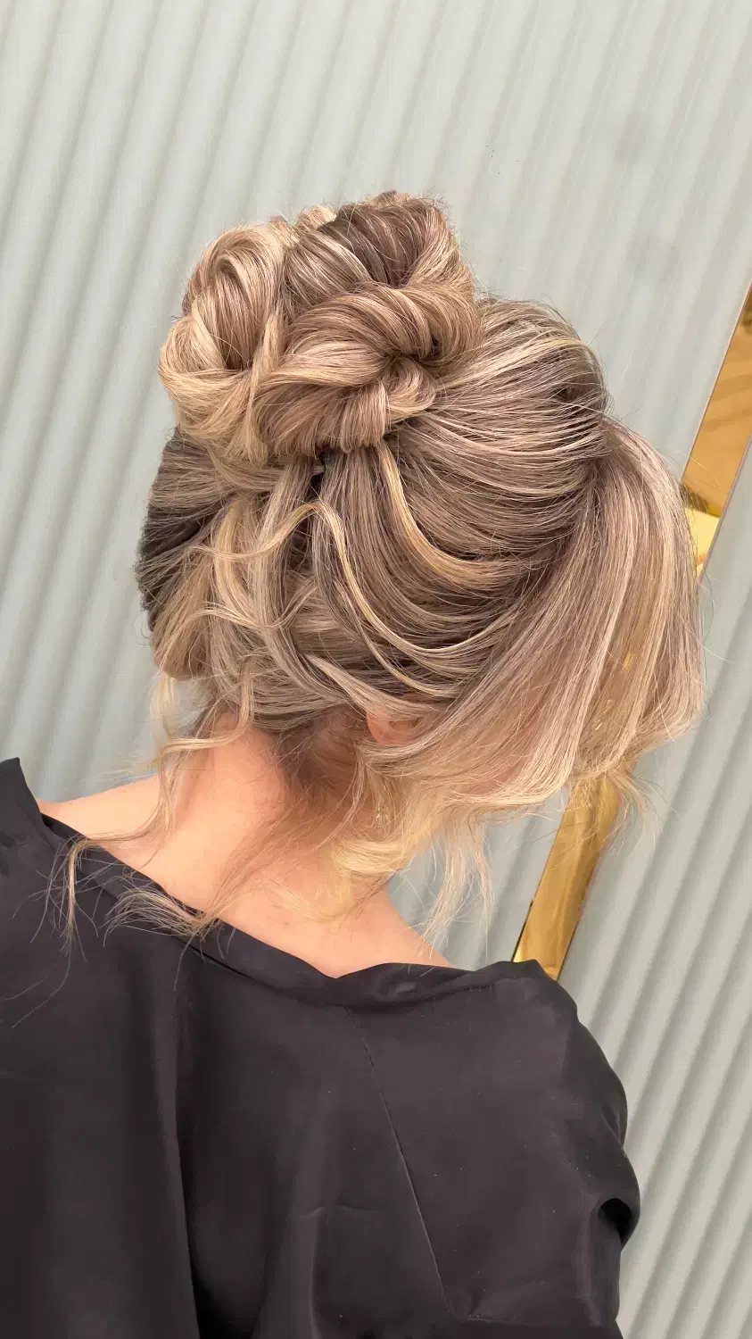 اموزش شنیون درسنندج بااستاد میناقنبرزاده(ازتهران )|خدمات آرایشگری و زیبایی|سنندج, |دیوار