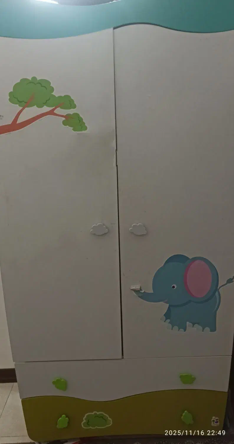 کمد آپادانا|جاکفشی، کمد، دراور|قم, انسجام|دیوار