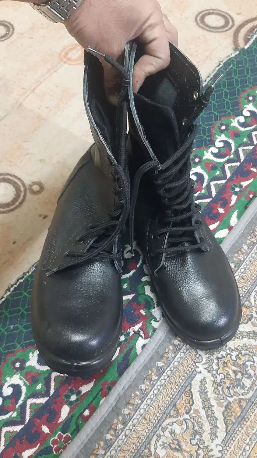 پوتین سربازی|کیف، کفش، کمربند|شیروان (خراسان), |دیوار