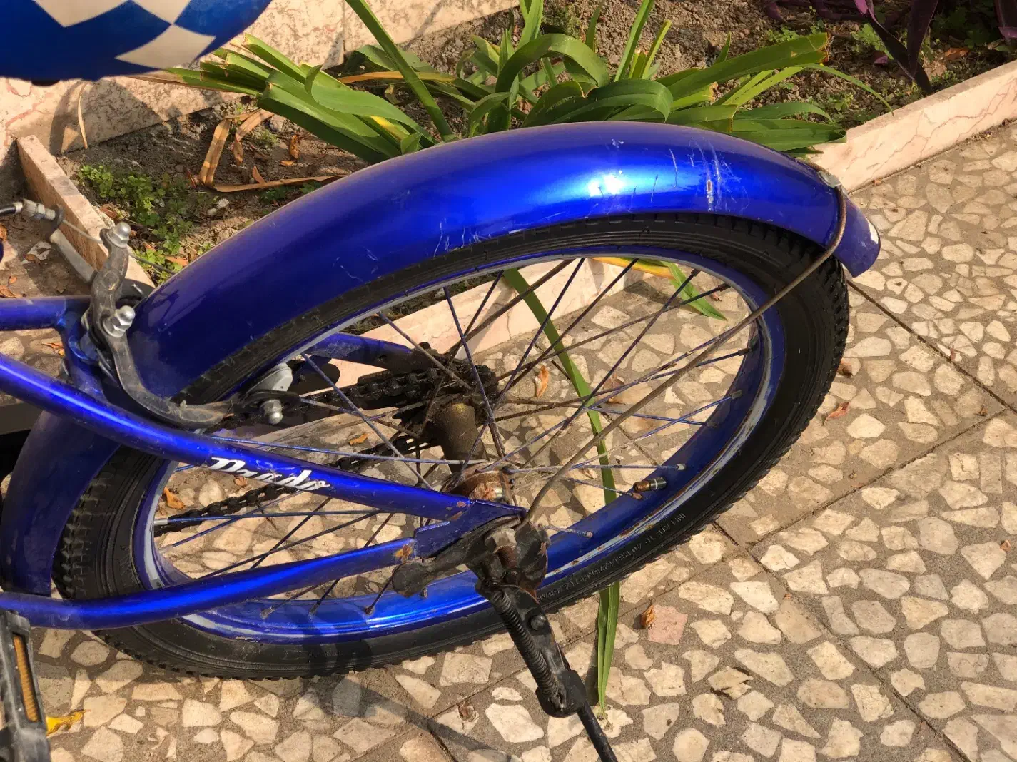 دوچرخه|دوچرخه، اسکیت، اسکوتر|شفت, |دیوار