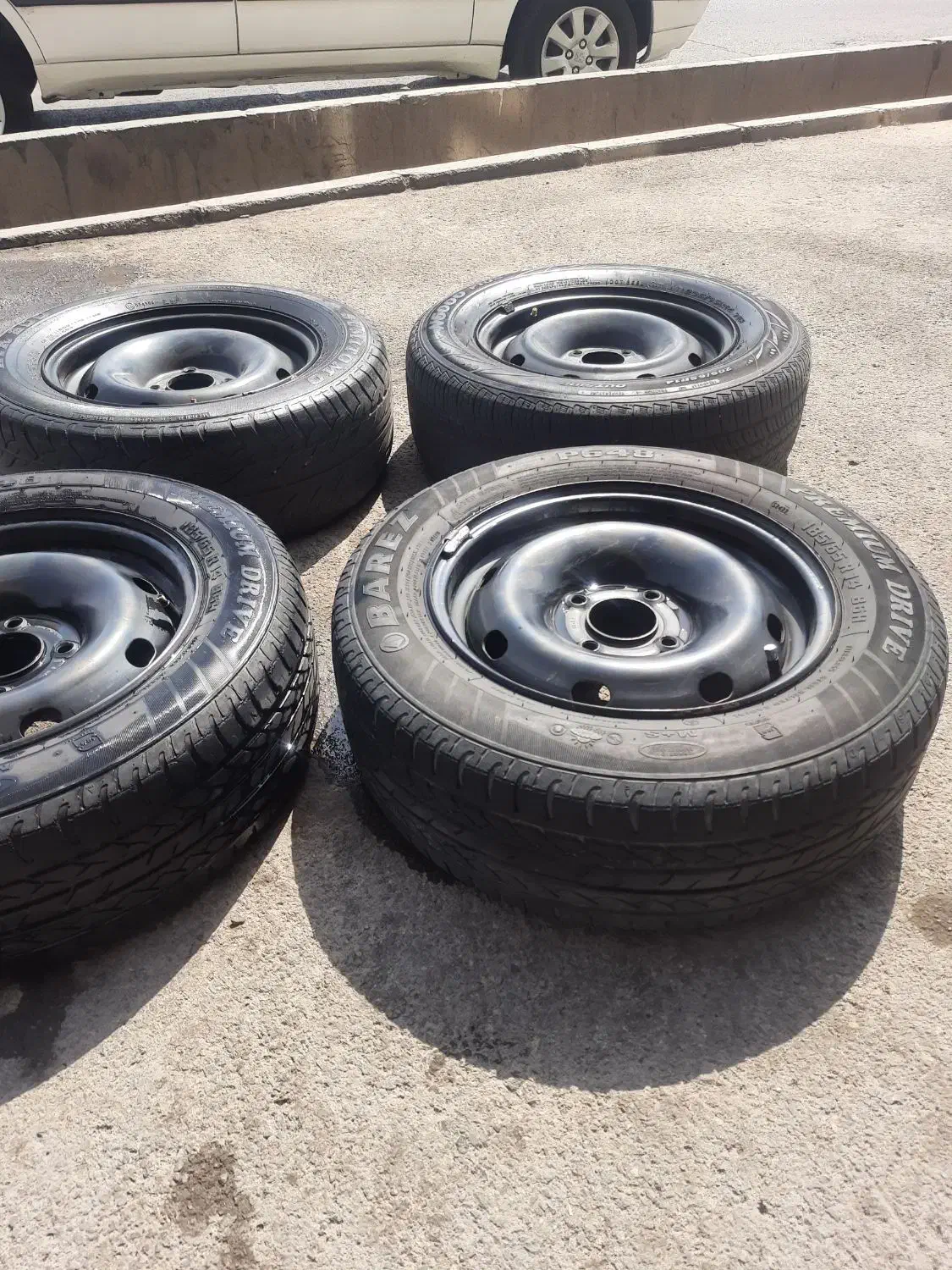 چهار حلقه رینگ و لاستیک ۱۴فابریک ایرانخودرو|قطعات یدکی و لوازم جانبی|قم, علی آباد سعدگان|دیوار