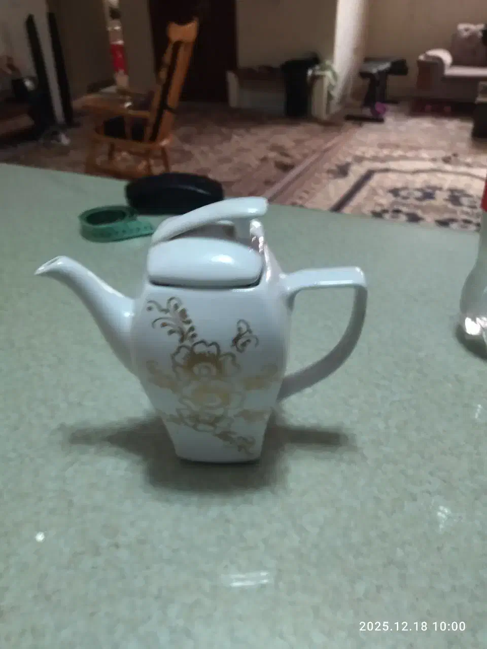 قوری جای یک لیتر آب میگیره|قوری، کتری، قهوه‌ساز دستی|اندیشه, اندیشه فاز ۳|دیوار