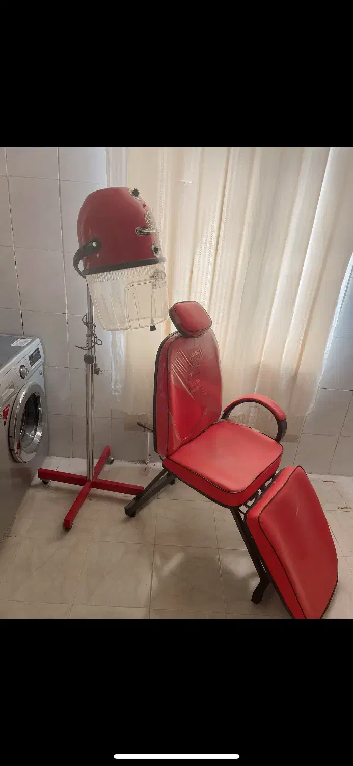 تخت تاشو فلزی و سشوار پایه بلند|آرایشگاه و سالن‌های زیبایی|بروجرد, |دیوار