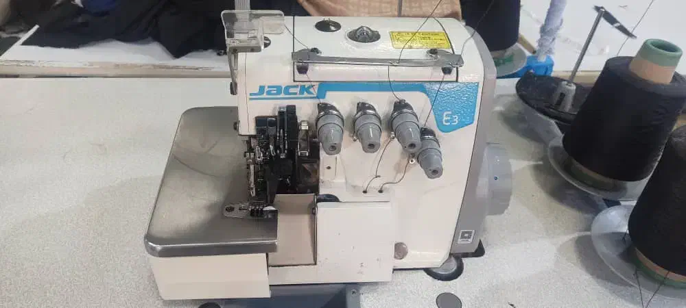 چرخ خیاطی راستهA4 اتومات و پنج نخ E3|ماشین‌آلات صنعتی|رشت, لاکان|دیوار