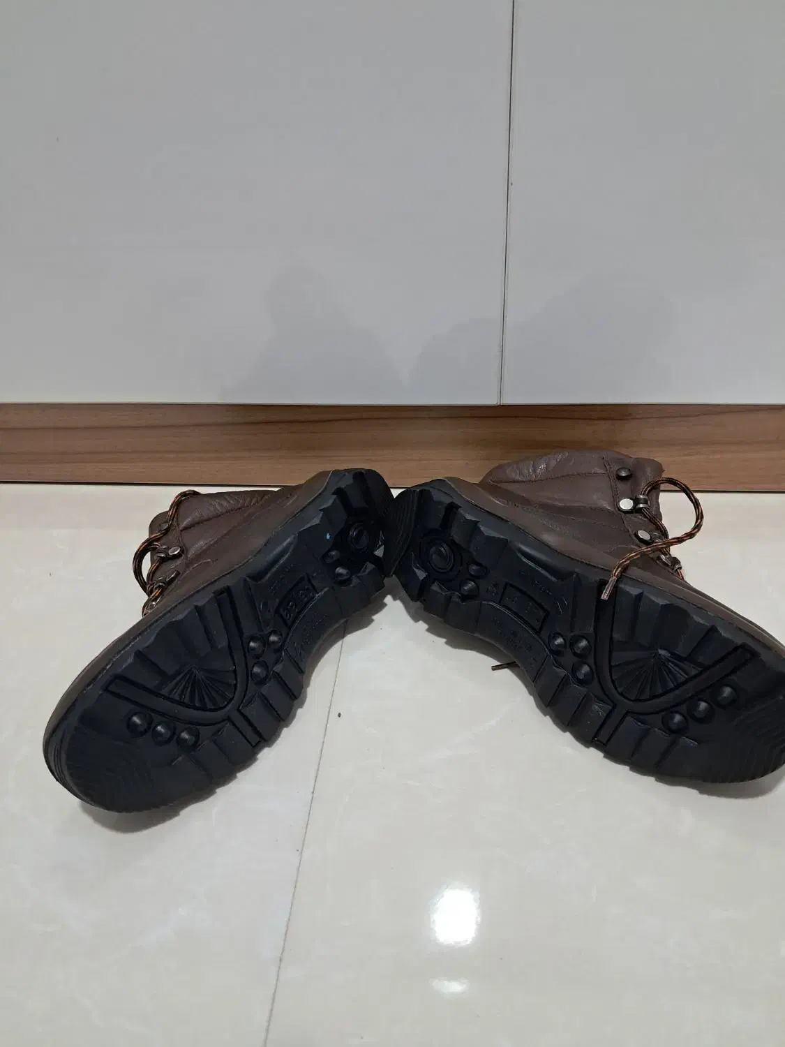 کفش ایمنی وکوهنوردی|کیف، کفش، کمربند|بروجرد, |دیوار